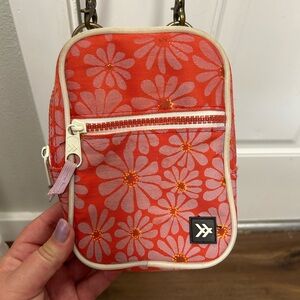Thread Crossbody